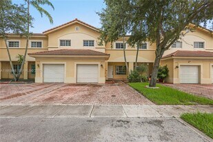 7627 E Stonecreek Cir in Hollywood, FL - Building Photo