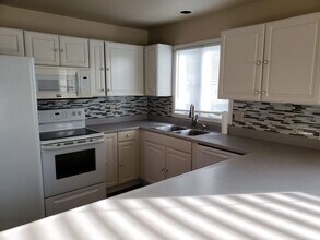 2002 Middletown Dr in Mahomet, IL - Building Photo - Building Photo