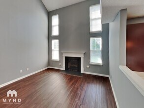 16724 Timber Crossing Rd in Charlotte, NC - Foto de edificio - Building Photo