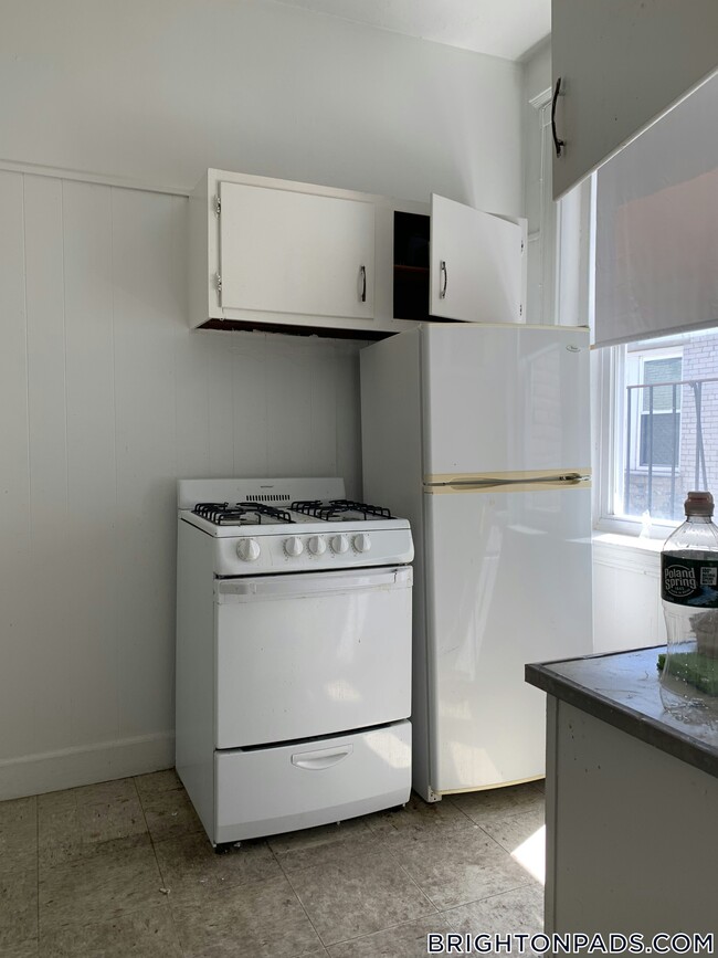 1800 Commonwealth Ave in Boston, MA - Building Photo - Building Photo