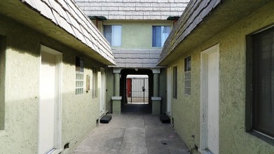 The Lime Apartments in Long Beach, CA - Building Photo - Building Photo