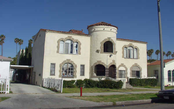 1061 W 57th St in Los Angeles, CA - Building Photo