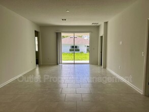 1521 Peach Crk Dr in Osteen, FL - Building Photo - Building Photo