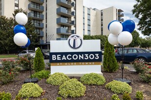 Beacon 303 in Portsmouth, VA - Building Photo