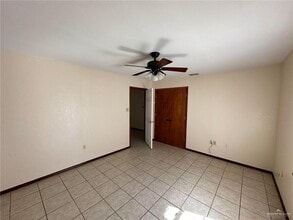 10 N Birch St in Pharr, TX - Building Photo - Building Photo