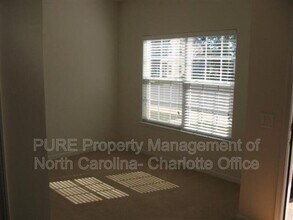 5742 Bent Creek Cir in Charlotte, NC - Building Photo - Building Photo