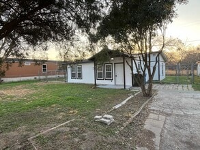 2725 Deer St in Corpus Christi, TX - Building Photo - Building Photo