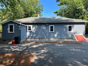 102 Main St in Reading, MA - Foto de edificio - Building Photo