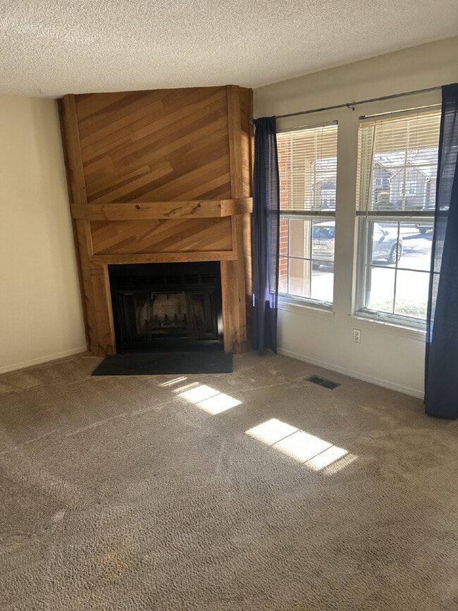 9692 W Chatfield Ave in Littleton, CO - Building Photo - Building Photo