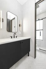 314 W 51st St in New York, NY - Building Photo - Building Photo