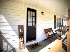 513 Arnold Mill Rd in Woodstock, GA - Building Photo