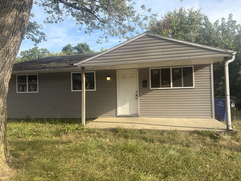 1688 Page Rd in Columbus, OH - Building Photo