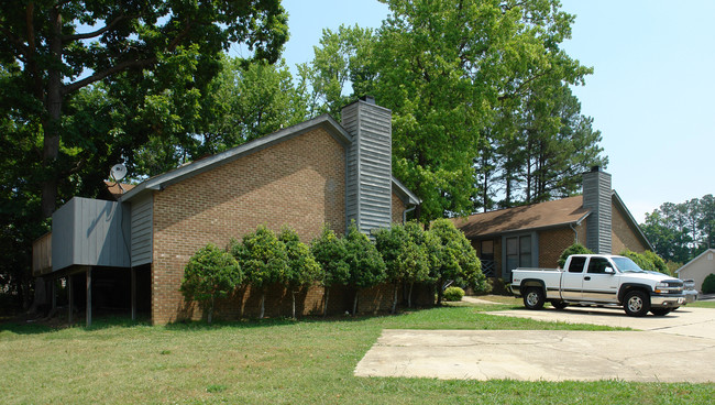 4700 Courtside Pl in Raleigh, NC - Building Photo - Building Photo