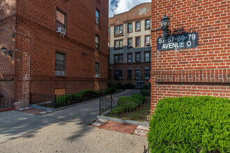 57-79 Avenue O in Brooklyn, NY - Foto de edificio - Building Photo