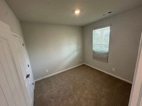 812 Quinn Dr in Lebanon, TN - Building Photo - Building Photo