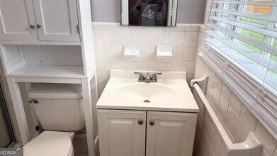 3619 Calmer Cir in Atlanta, GA - Building Photo - Building Photo