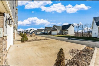 2046 Mountain Ash Ln in Morgantown, WV - Building Photo - Building Photo