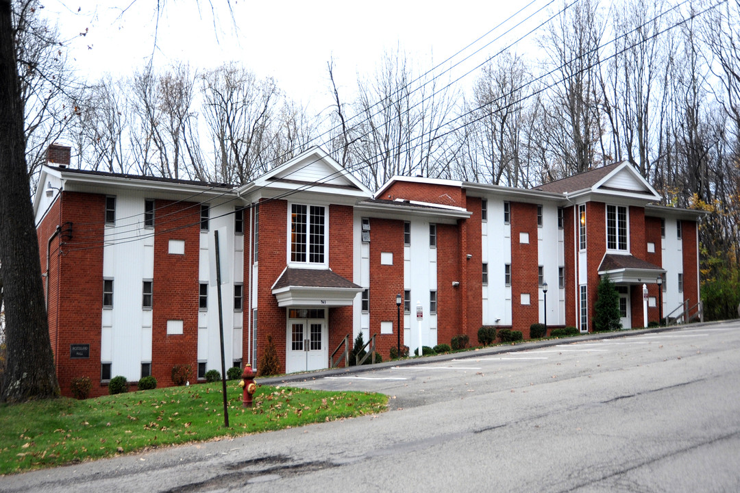 753-763 Cabin Hill Dr in Greensburg, PA - Building Photo