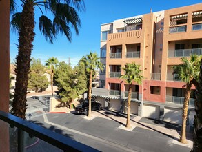 19 E Agate Ave, Unit 304 in Las Vegas, NV - Building Photo - Building Photo