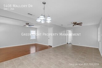 5408 Mallory Dr in Haltom City, TX - Building Photo - Building Photo