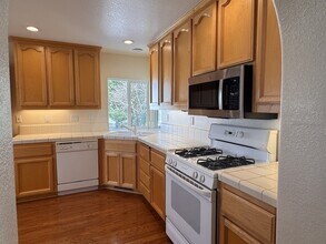 124 Success Mine Loop in Grass Valley, CA - Building Photo - Building Photo