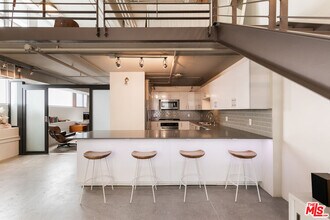 1130 Flower St in Los Angeles, CA - Building Photo - Building Photo