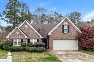 15 Pebble Dr in Covington, GA - Building Photo