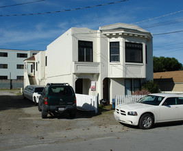 374 2nd Ave in Colma, CA - Building Photo - Building Photo