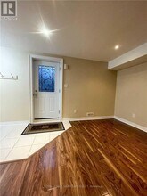 95 Valleycreek Dr in Brampton, ON - Building Photo - Building Photo