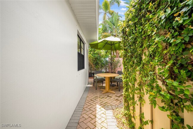 property at 721 9th St S