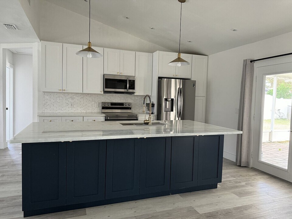 5298 26th Ave N in St. Petersburg, FL - Building Photo