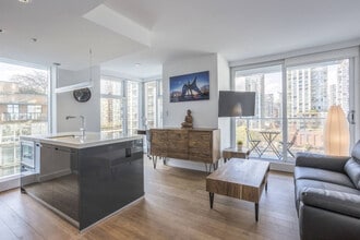 777-777 Richards St in Vancouver, BC - Building Photo - Building Photo