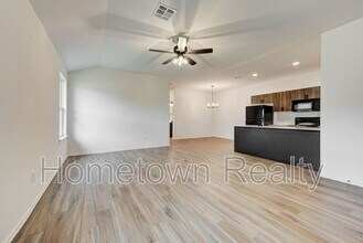 405 N Cyn Ter in Mustang, OK - Building Photo - Building Photo