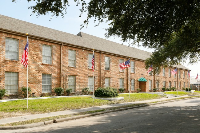 Villa Bella Apartments in Houston, TX - Building Photo - Building Photo