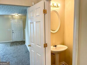 5745 Strathmoor Manor Cir in Lithonia, GA - Building Photo - Building Photo