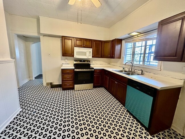 3016 Mary St in Pittsburgh, PA - Building Photo - Building Photo