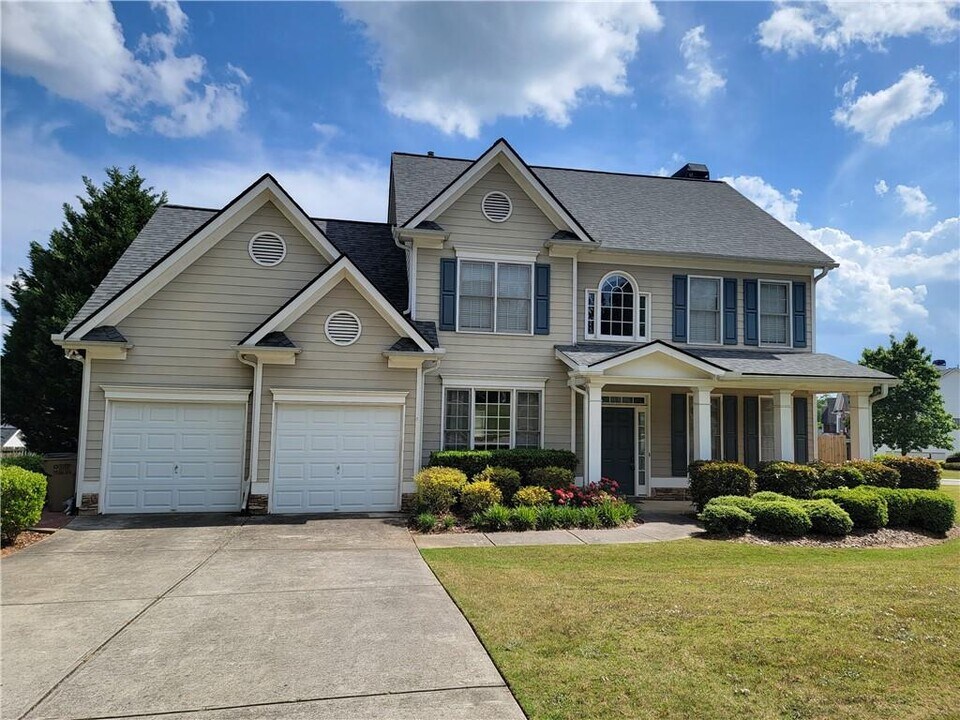 800 Middlebrooke Bend in Canton, GA - Building Photo