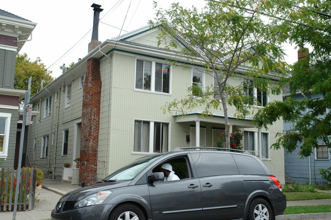 1889 Harmon St in Berkeley, CA - Building Photo - Building Photo