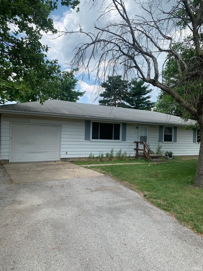 property at 2424 Sycamore Ln