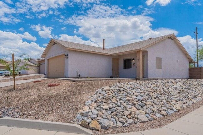 9746 E Sascha St in Tucson, AZ - Building Photo - Building Photo