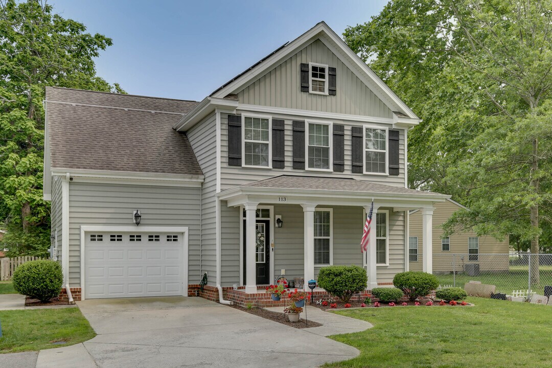 113 Bedford Pl in Portsmouth, VA - Building Photo