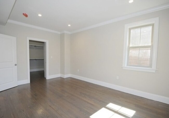 152 M St, Unit 2 in Boston, MA - Building Photo - Building Photo