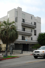 345 S Oxford Ave in Los Angeles, CA - Building Photo - Building Photo