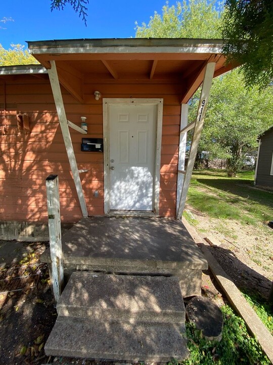 911 Mimosa St in Killeen, TX - Building Photo