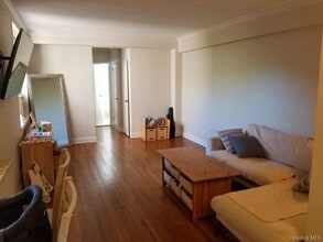 760 Bronx River Rd in Yonkers, NY - Building Photo - Building Photo