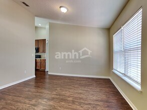 10235 Meadow Pointe Dr in Jacksonville, FL - Foto de edificio - Building Photo