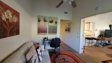 1100 E Amado Rd in Palm Springs, CA - Foto de edificio - Building Photo