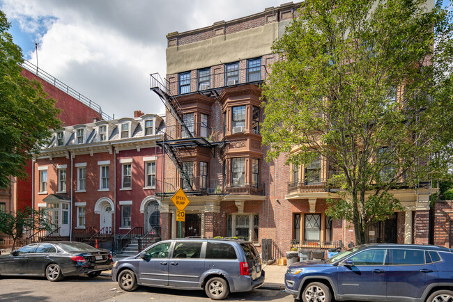 66 Saint James Pl in Brooklyn, NY - Building Photo - Building Photo