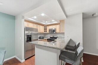 7135 Firmament Ave in Los Angeles, CA - Foto de edificio - Building Photo