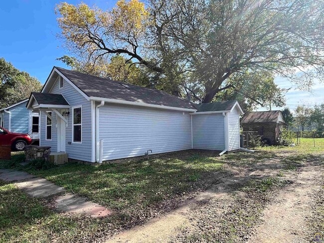 2011 W 7th Ave, Unit C-406 in Emporia, KS - Building Photo - Building Photo